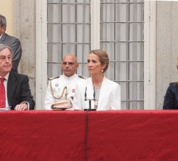 Su Alteza Real la Infanta Doña Elena junto al presidente del Consejo de Administración del Patrimonio Nacional, José Rodríguez-Spiteri y la secretaria